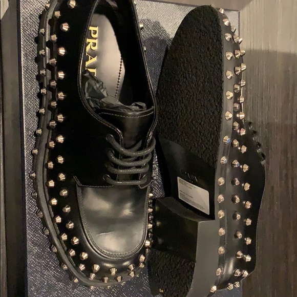 Prada men’s shoe FW 19 show - Picture 2 of 2